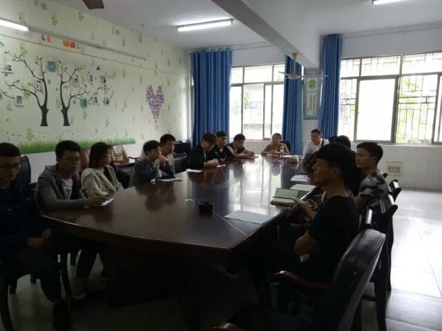 主席团成员对竞聘同学面试表现进行评估