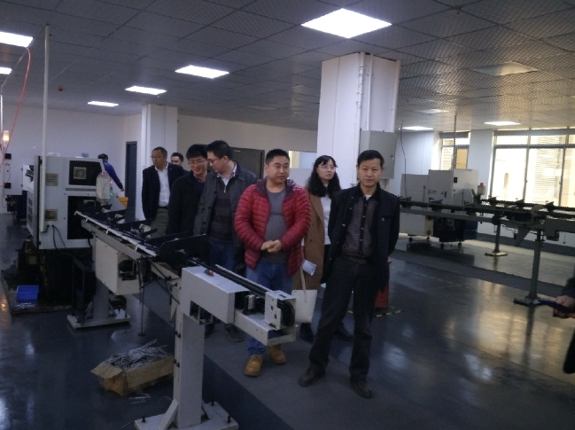 图为 在方彦电子有限公司实地考察